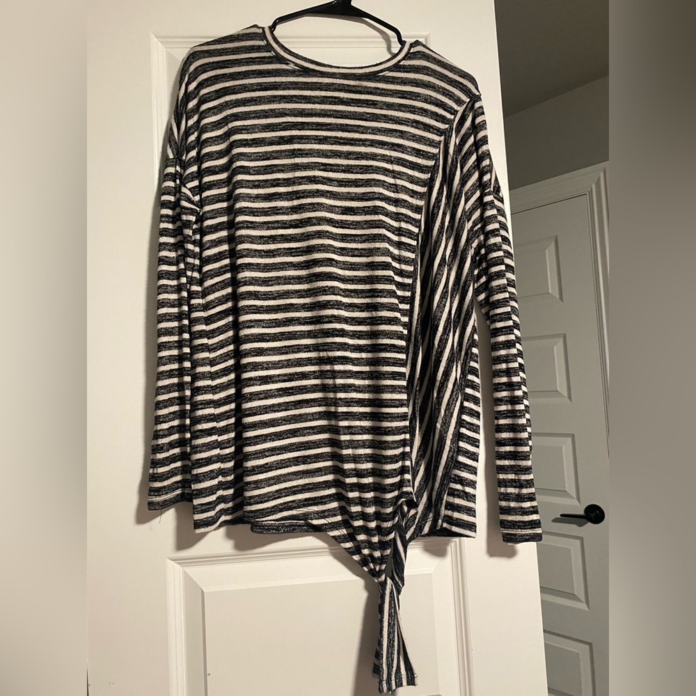 black and white striped long sleeve shirt. xsmall